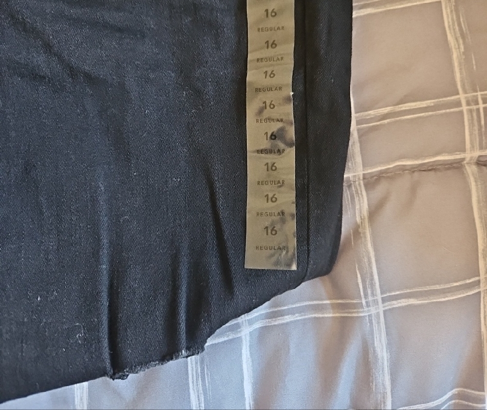 Women's Black Jeans - Picture 2 of 7
